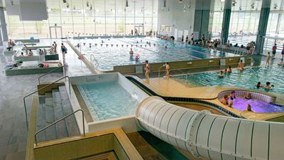 Uster indoor pool with slide, bubble pool and swimming pool  