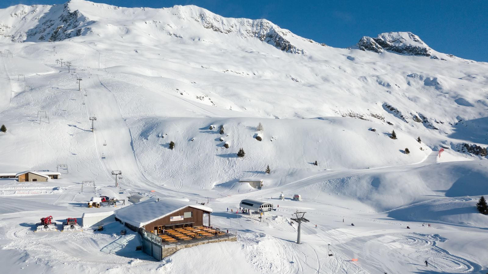 Schneebedeckte Landschaft von Carì.