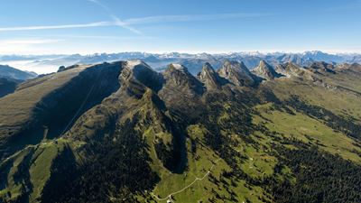 Toutes les Churfirsten en un coup d’œil (vue aérienne)