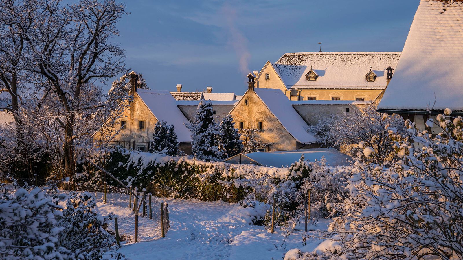 Die verschneiten Mönchsklausen der Kartause Ittingen in Winterstimmung © Stiftung Kartause Ittingen