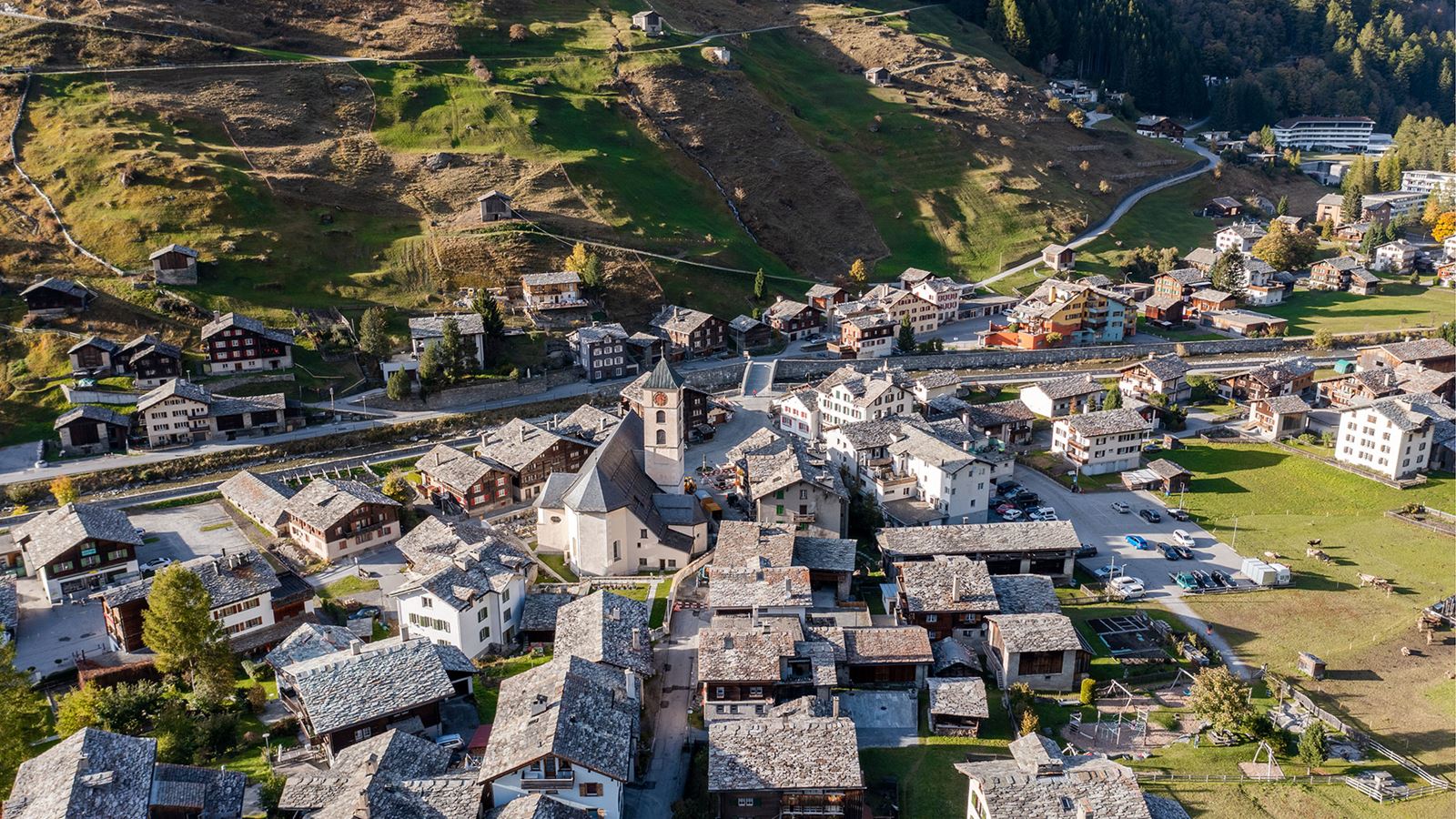 Das Bergdorf Vals im Sommer. © Visit Vals