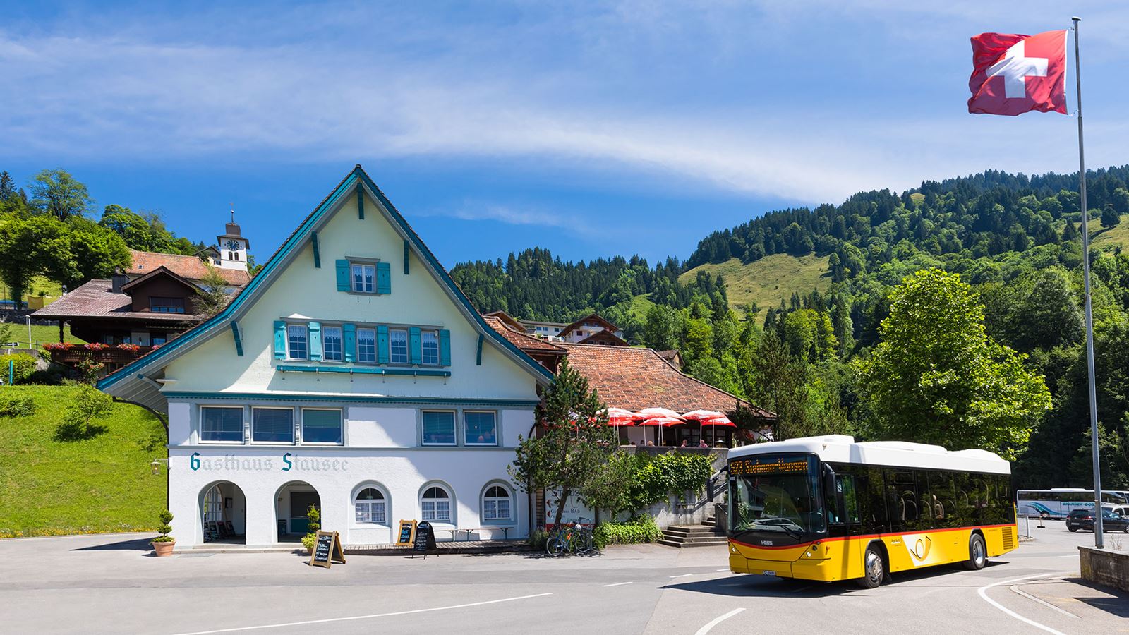 Set against a backdrop at the Wägitalersee.