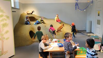 Les enfants jouent au Musée des enfants Kerala de Winterthour.