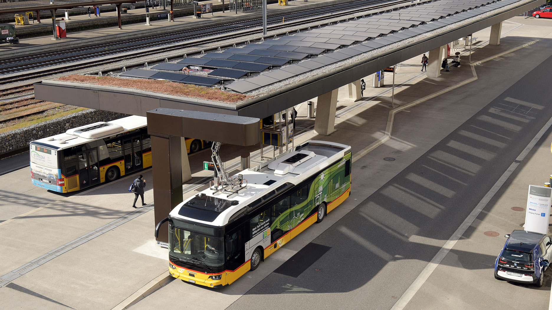 Un nouveau car postal électrique dans la région de Brugg