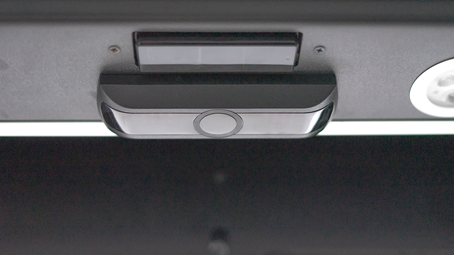 Der Sensor erfasst die Ein- und Aussteiger in Form von groben Höhenbildern.