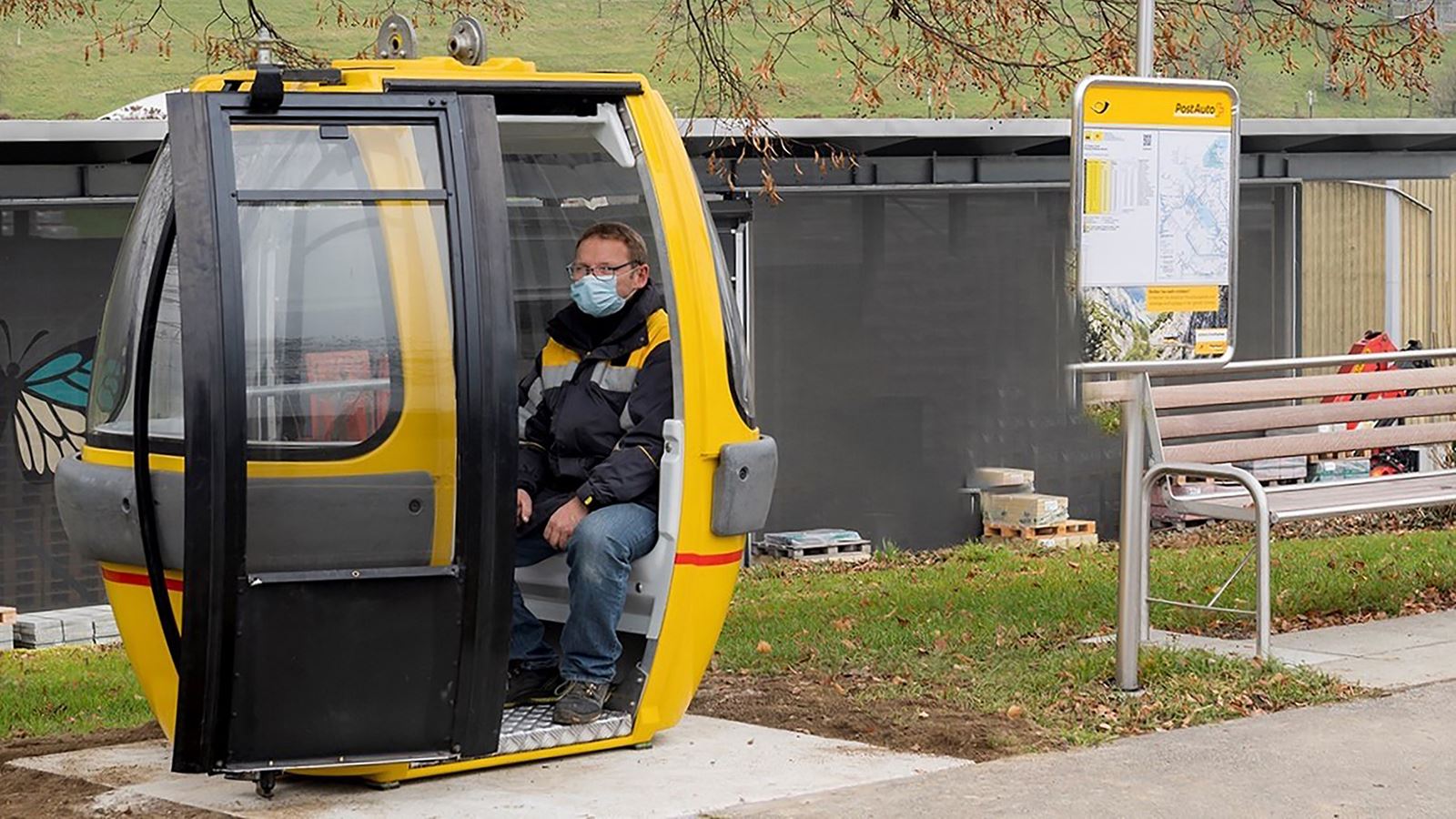 From gondola car to PostBus shelter in Triengen