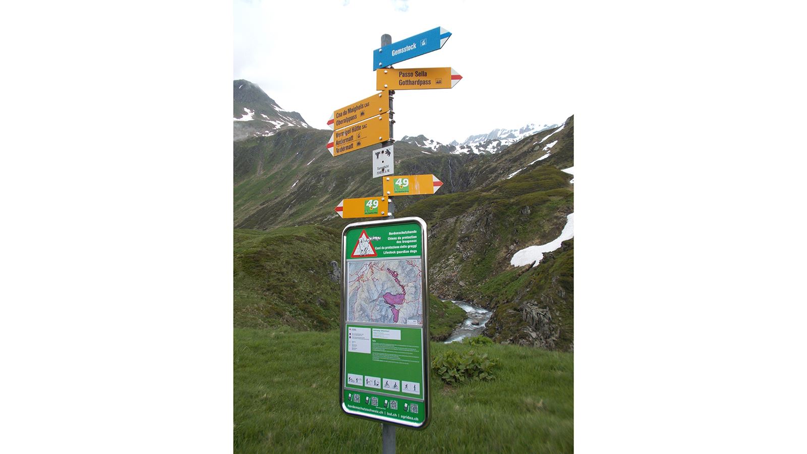 Information sign in the Gotthard area