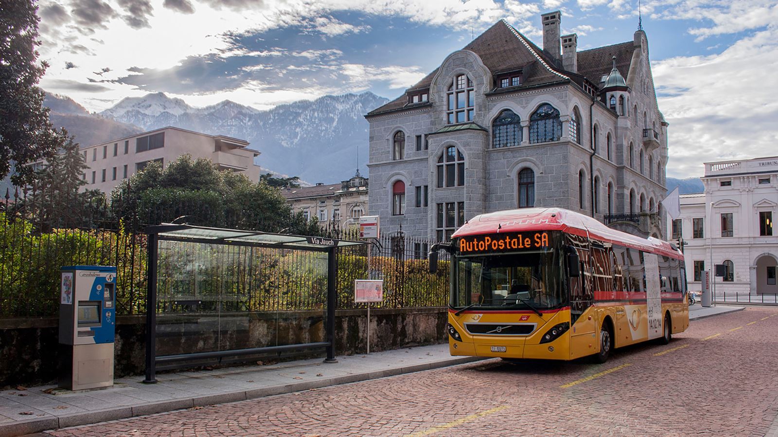 Hybrid Postbus in the Bellinzona urban network