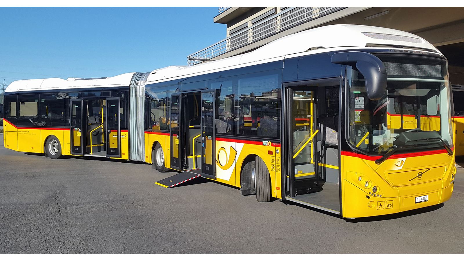 Erstes Hybrid-Gelenkpostauto der Schweiz