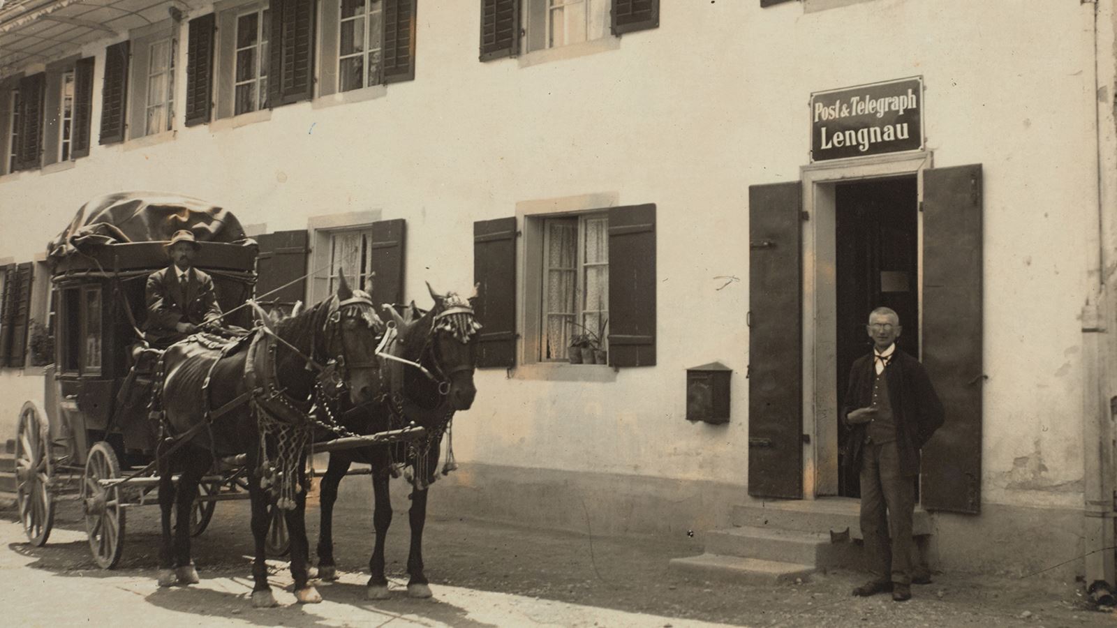 Letzte Pferdepost vor der Post Lengnau am 14. August 1921