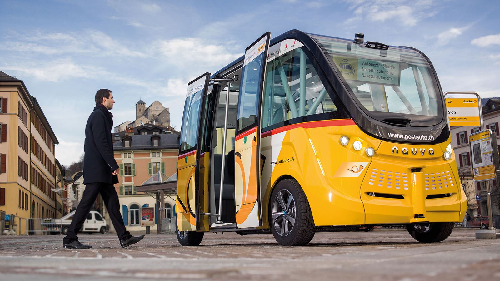 Autonome Shuttles fahren zum ersten Mal